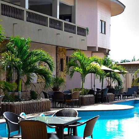 Mensvic Grand Hotel Accra Extérieur photo