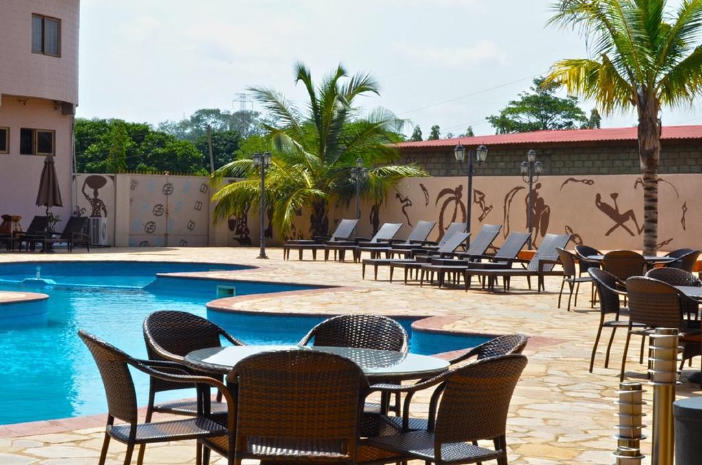 Mensvic Grand Hotel Accra Extérieur photo