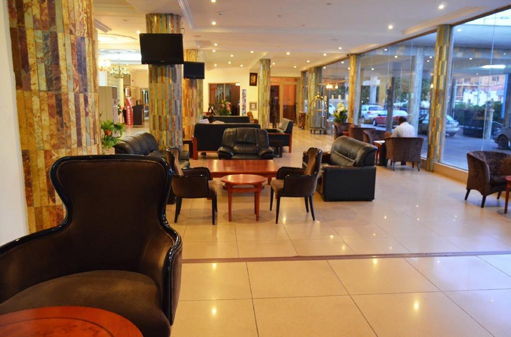 Mensvic Grand Hotel Accra Extérieur photo