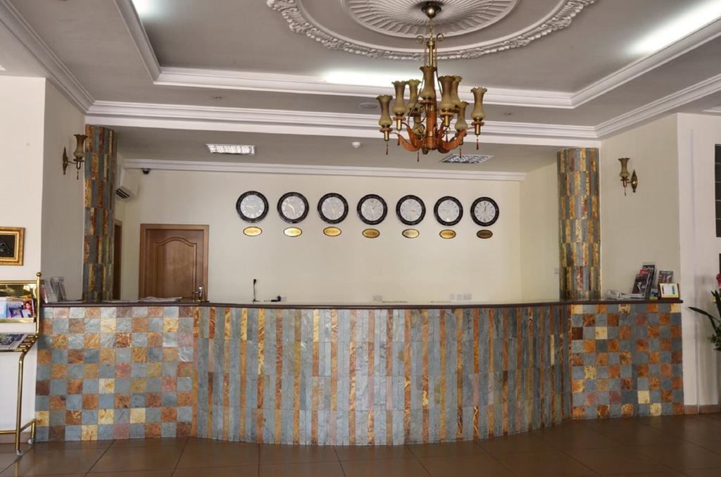 Mensvic Grand Hotel Accra Extérieur photo