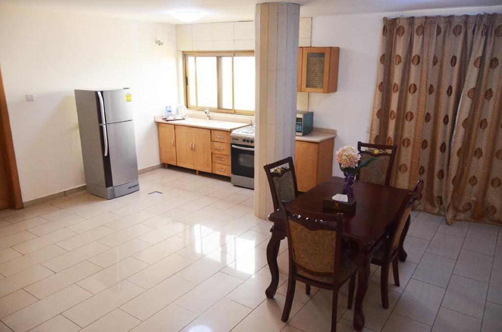 Mensvic Grand Hotel Accra Chambre photo
