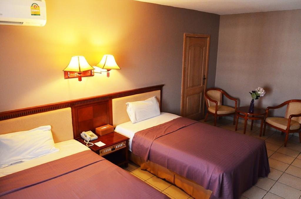 Mensvic Grand Hotel Accra Chambre photo